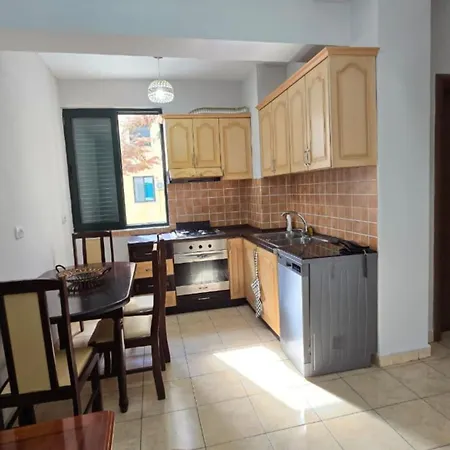 Tirent - Cozy 1-bedroom By Golem Golem (Tirana)